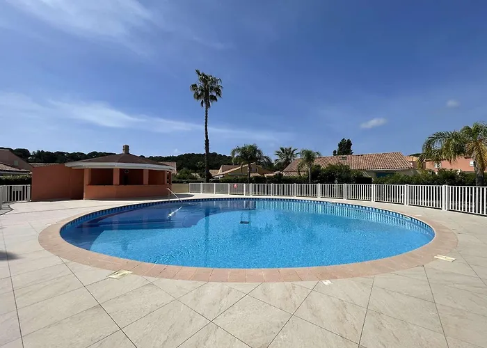 Maison Calme Au Lavandou Avec Climatisation - Fr-1-308-143 Holiday home *